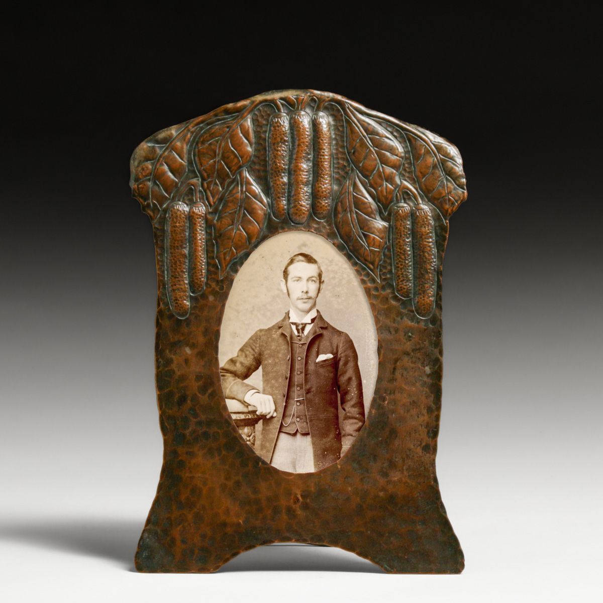 Arts & Crafts Period Repousse Hammered Copper Picture Frame c1910