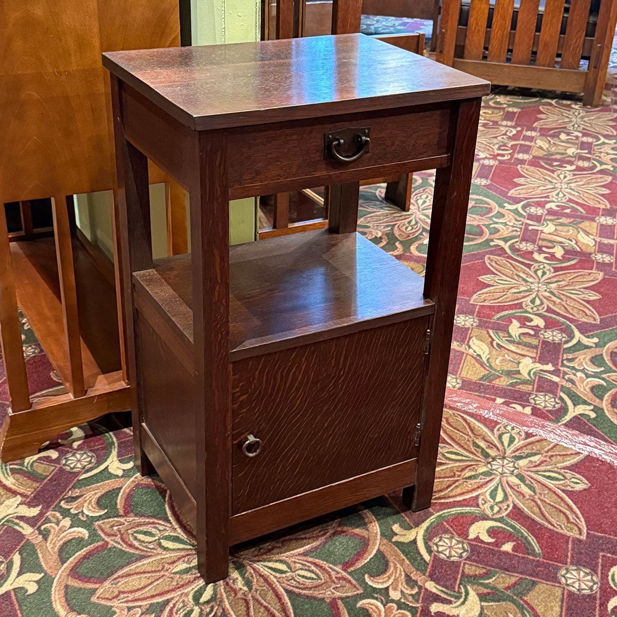 Gustav Stickley #618 Somno Nightstand c1904