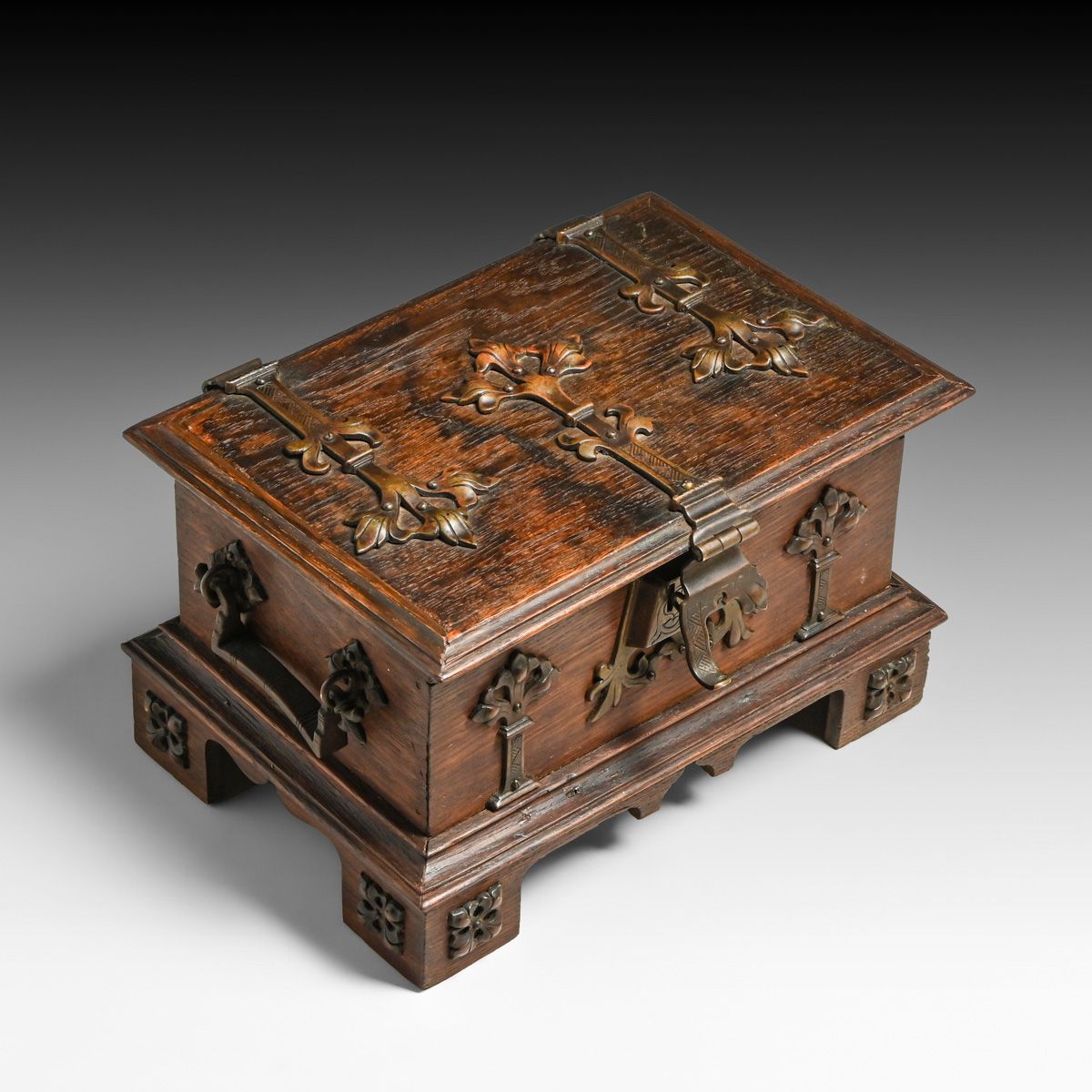 Zulma Steele - Byrdcliffe Colony, WOodstock, NY Oak & Iron Gothic Revival Casket c1900s