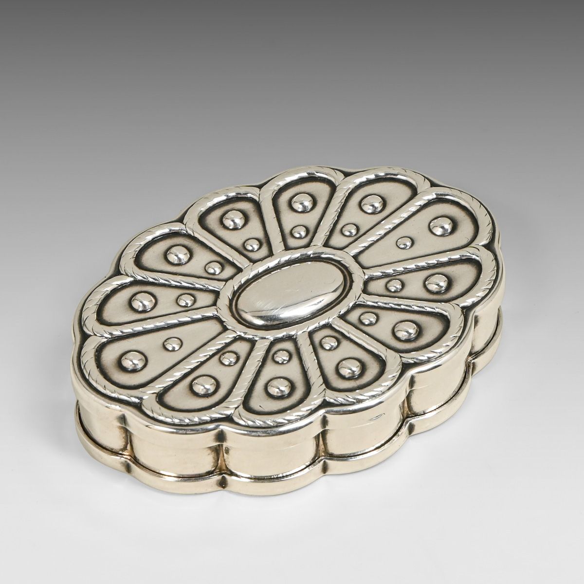Volupté - Elizabeth, NJ Sterling Silver Powder Box c1920s