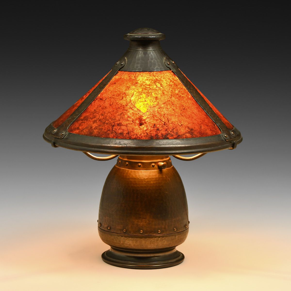Old Mission Kopper Kraft Hammered Copper & Mica Boudoir Lamp c1922-1925