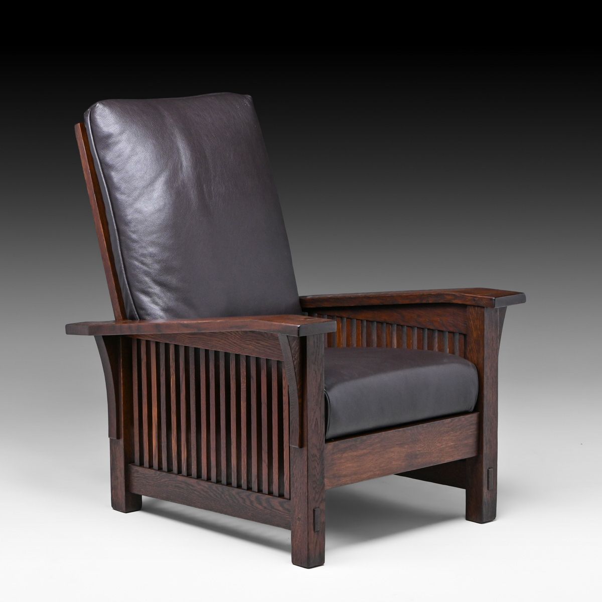 Gustav Stickley #369 Oak Bentarm Spindled Morris Chair c1910