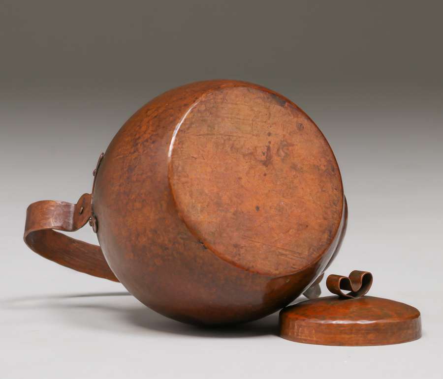 https://www.acstickley.com/wp-content/uploads/2020/08/FinnishArtsCraftsHammeredCopperTeapot5.jpg