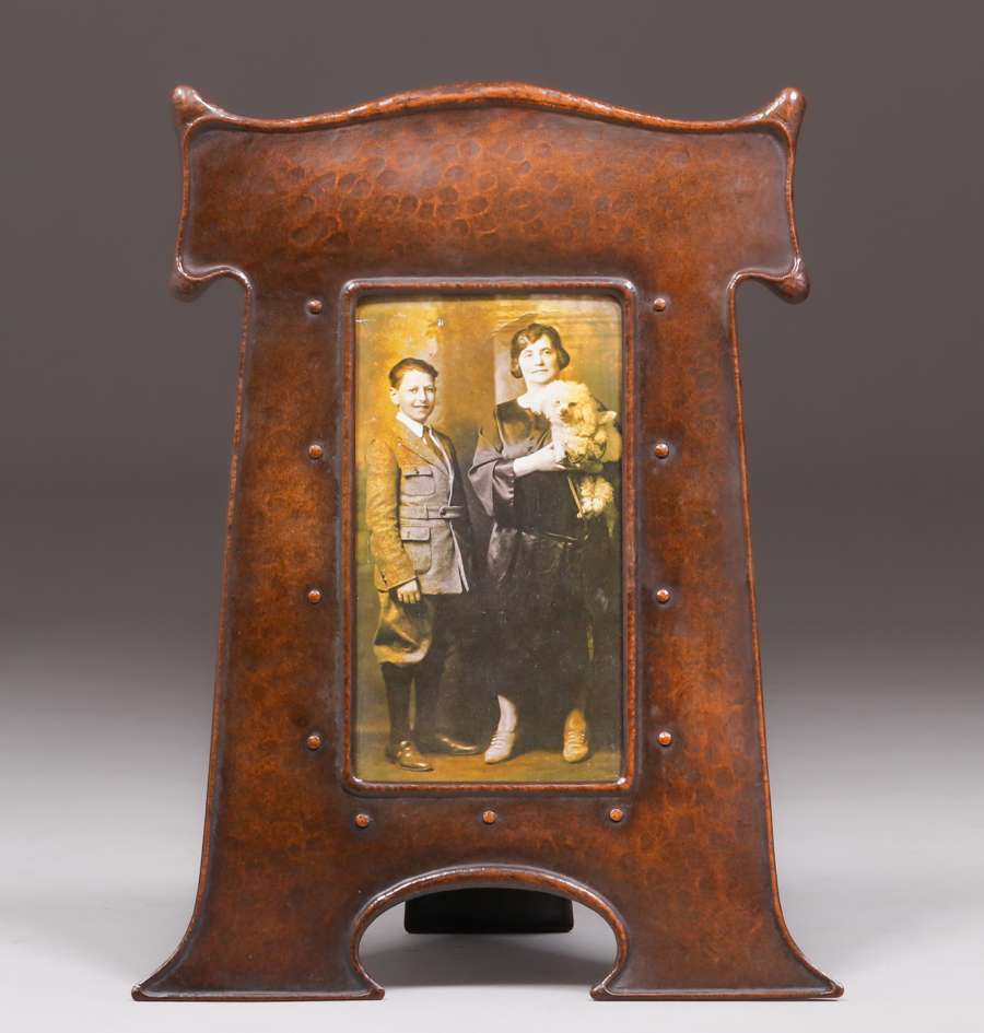 https://www.acstickley.com/wp-content/uploads/2020/11/LibertyCoHammeredCopperPictureFrame1.jpg