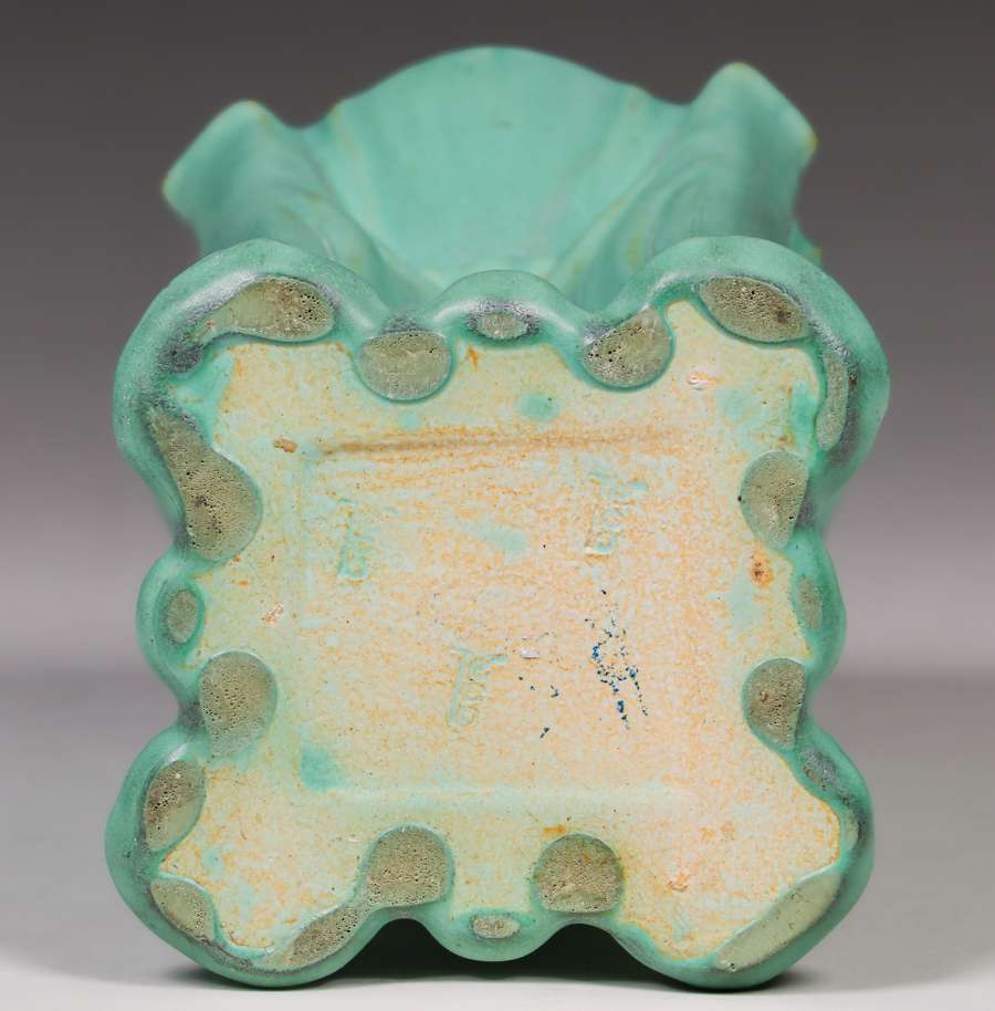 Teco Pottery 423 Art Nouveau Matte Green Vase C1910 California Historical Design